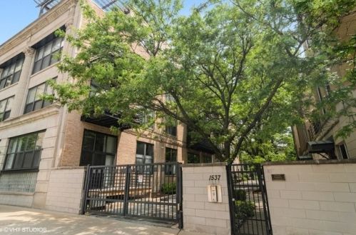 1537 Michigan Ave, Chicago IL  60605-3276 exterior