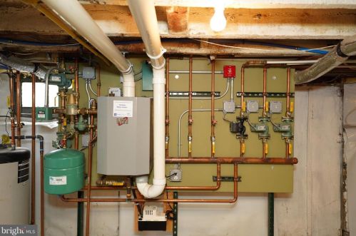 2144 Lawrence Rd, Trenton NJ 08648 exterior