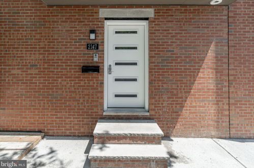 2147 Christian St, Philadelphia, PA 19146-1209