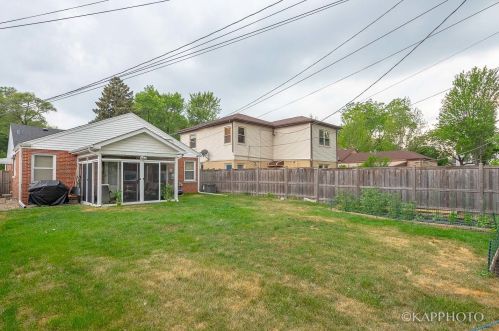 6067 Caldwell Ave, Chicago IL  60646-4835 exterior