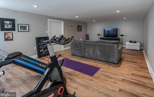 6 Alta Vista Dr, Princeton NJ 08540-7429 exterior