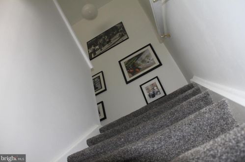 6 Rebecca Ct, Trenton NJ 08628-3339 exterior