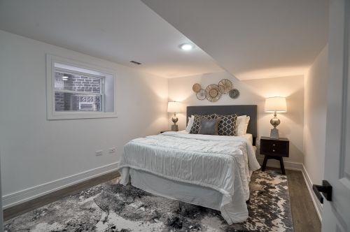 4452 Leland Ave, Chicago IL  60630-4043 exterior