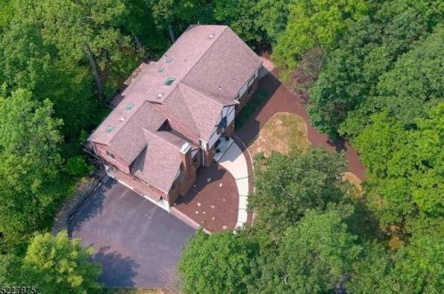 172 Miller Rd, Kinnelon, NJ 07405-3019