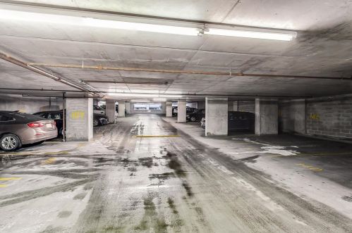 125 Jefferson St, Chicago IL  60661-3609 exterior