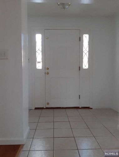 74 Heatherhill Rd, Demarest NJ  07627-1910 exterior