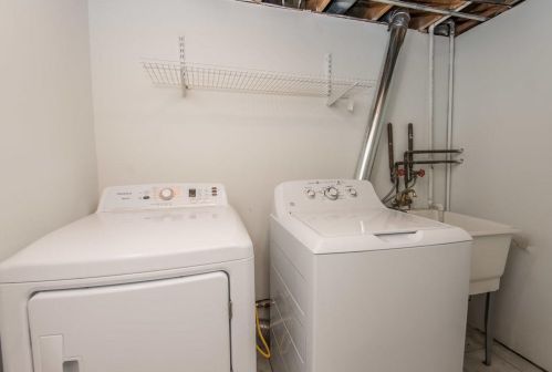 6245 Plaza Cir, Milwaukee WI  53223-2255 exterior