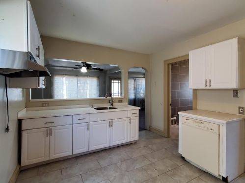 4906 37th St, Milwaukee WI  53221-2529 exterior