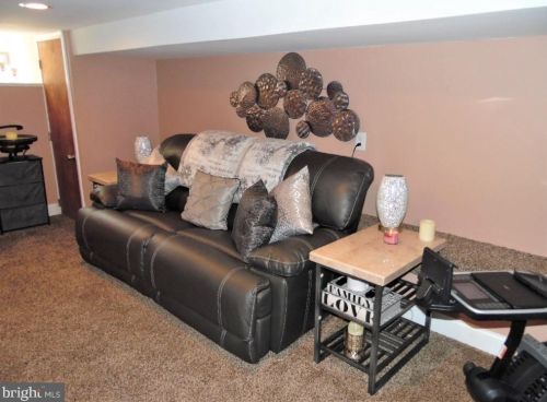 2449 Camac St, Philadelphia PA 19148-4311 exterior