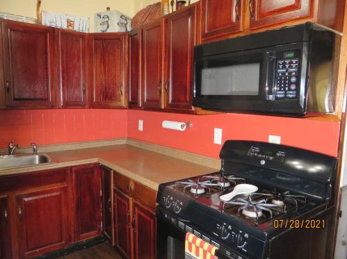 27 Orch Pl, Poughkeepsie NY 12601-1911 exterior