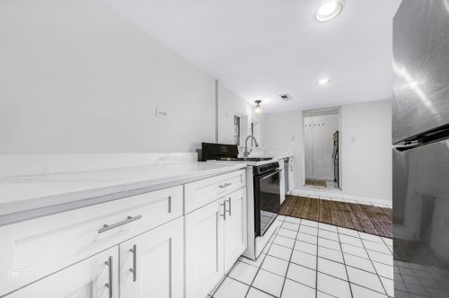 3414 Damen Ave, Chicago IL 60608-6835 exterior