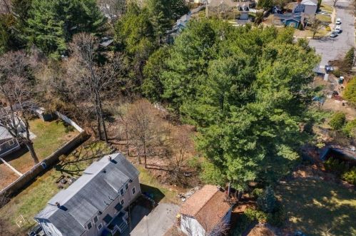 617 Grv St, Newton MA 02466-2209 exterior