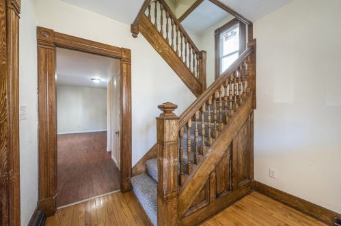 54 Crystal Ave, Springfield MA 01108-1722 exterior