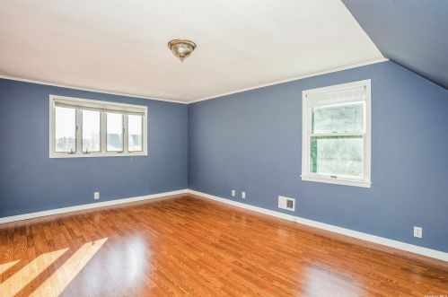 540 18 St, Babylon NY 11704-2201 exterior