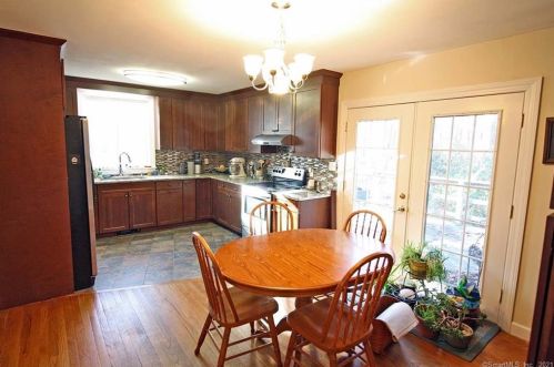 30 Hemlock Ter Ext, Deep River CT 06417-1606 exterior