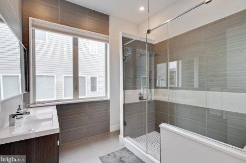 970-74 Leithgow St, Philadelphia PA  19123-1440 exterior