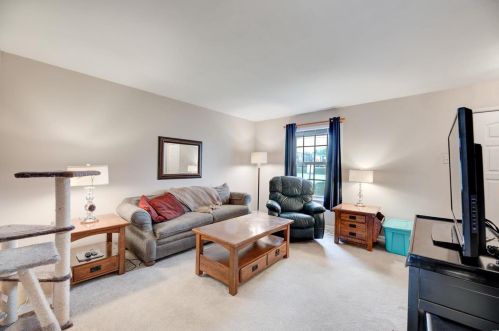 1918 Union Rd, Saint Louis, MO 63125-2347