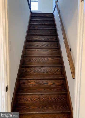 9407 Colesville Rd, Silver Spring MD 20901-4819 exterior