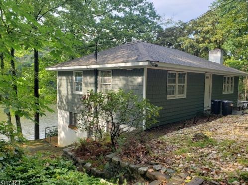 963 Shore Ter, Fredon NJ  07860-4569 exterior