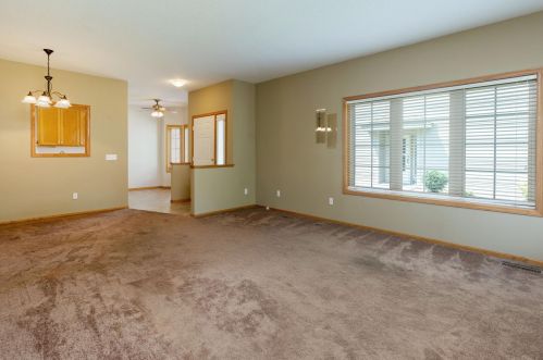 413 Allen Ave, Saint Paul, MN 55117-1201