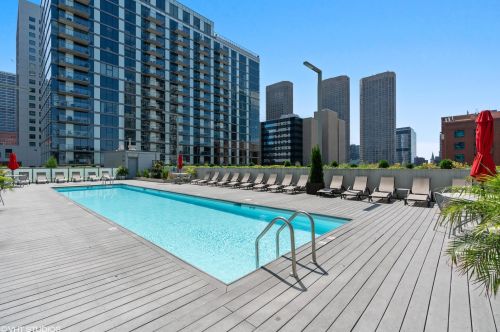 659 Randolph St, Chicago IL 60661-2115 exterior