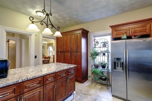 172 Pond St, Woonsocket RI  02895-2007 exterior