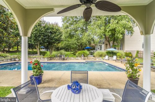 13606 Mt Prospect Dr, Rockville MD 20850-3510 exterior