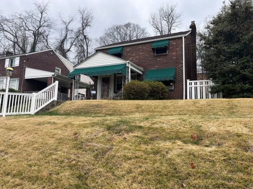 704 Pennwood Dr, Pittsburgh PA  15235-4335 exterior