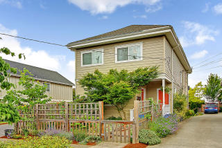165 19th Ave, Seattle, WA 98112-5303