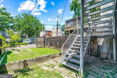 2014 10 St, Washington DC 20002-6214 exterior