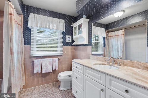 441 Moreland Rd, Huntingdon Valley PA 19006-7803 exterior