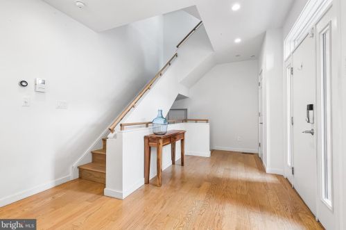 833 Bainbridge St, Philadelphia PA  19147-2009 exterior