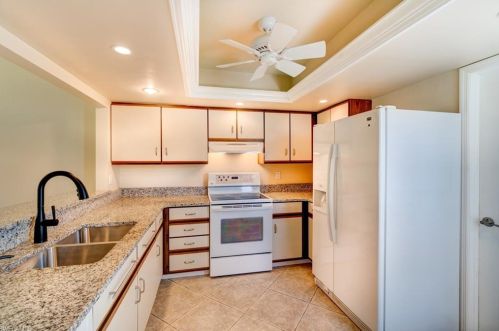 110 Quail Forest Blvd, Naples FL 34105-2354 exterior