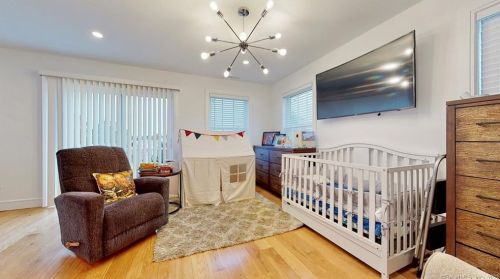 17 Maddox Ave, Milford CT 06460-6226 exterior