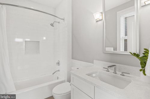 420 3rd St, Washington DC  20003-1930 exterior