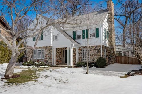 6110 Bay Ridge Ave, Milwaukee, WI 53217-4325