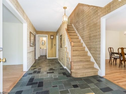 35 Fieldstone Dr, Morristown, NJ 07960-2633