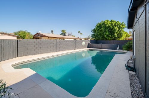 3824 Carol Ave, Phoenix AZ 85021-2091 exterior