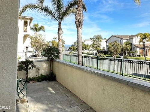 1350 Bayside Cir, Oxnard CA  93035-2148 exterior