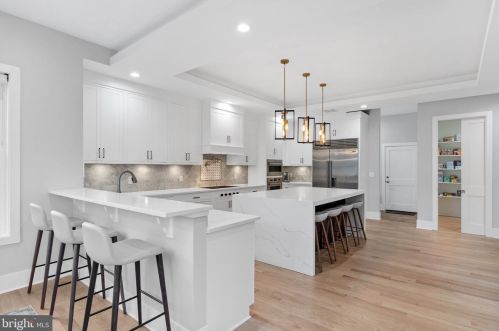 6714 Van Fleet Dr, Mc Lean VA  22101-5140 exterior