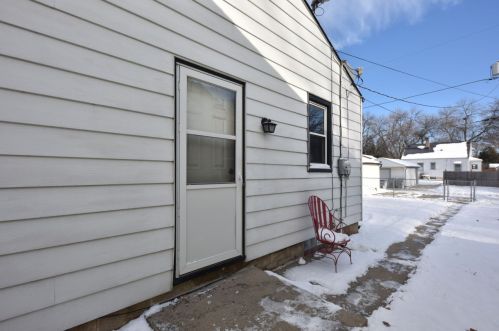 3386 Chase Ave, Milwaukee WI 53207-2639 exterior