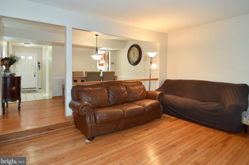 11531 Pne Cone Ct, Herndon VA 20191-2239 exterior