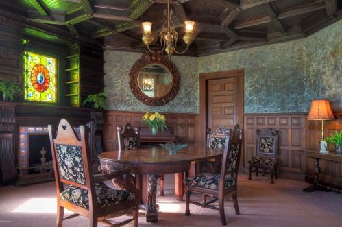 333 Tuckerman Ave, Middletown RI 02842-6049 exterior