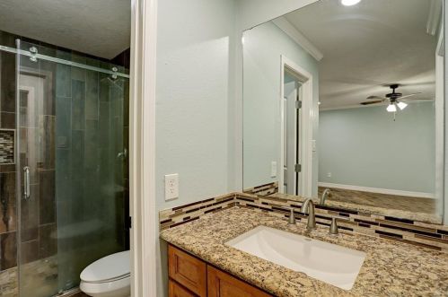 8207 Buckeye Gln Ln, Humble TX 77338-1728 exterior