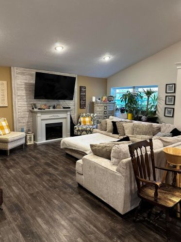 2678 Richmond St, Grand Rapids MI 49504-2331 exterior