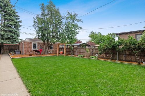 3057 Osceola Ave, Chicago IL 60707-1208 exterior