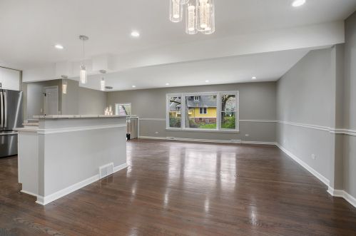 10826 Longwood Dr, Chicago IL  60643-3313 exterior