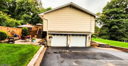 10 Manu Trl, Andover NJ  07821-3305 exterior