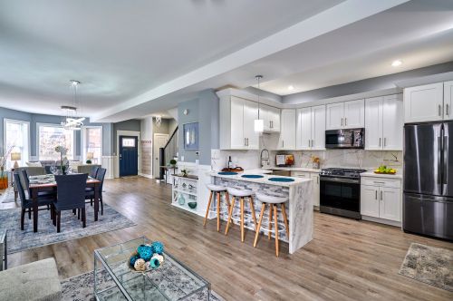 6217 Champlain Ave, Chicago, IL 60637-2523