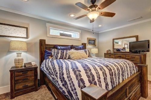 1401 Forrest Ave, Atlanta GA 30344-2709 exterior